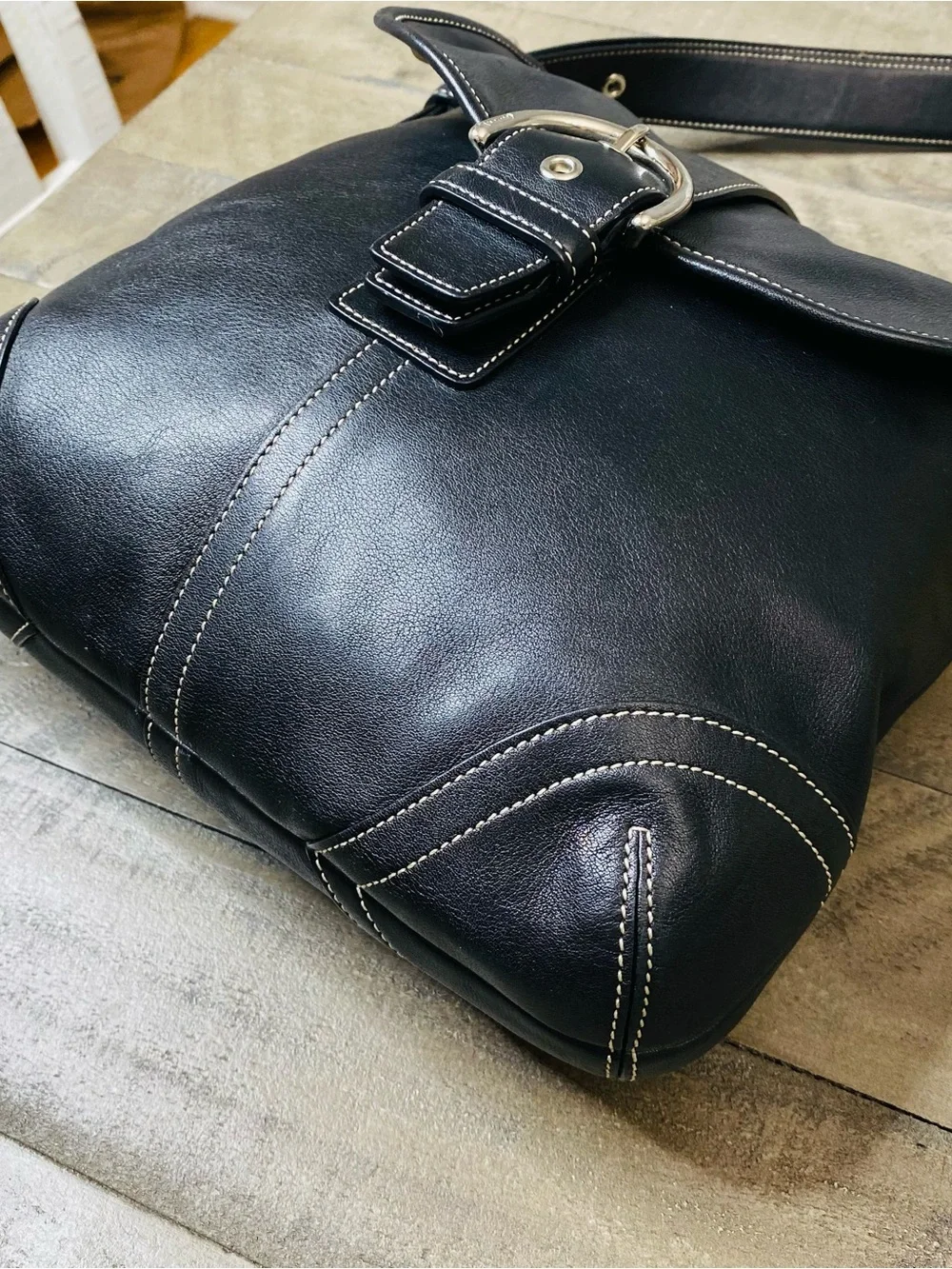 Vintage Coach Y2K Soho Black Leather Buckle Flap Shoulder Hobo Bag